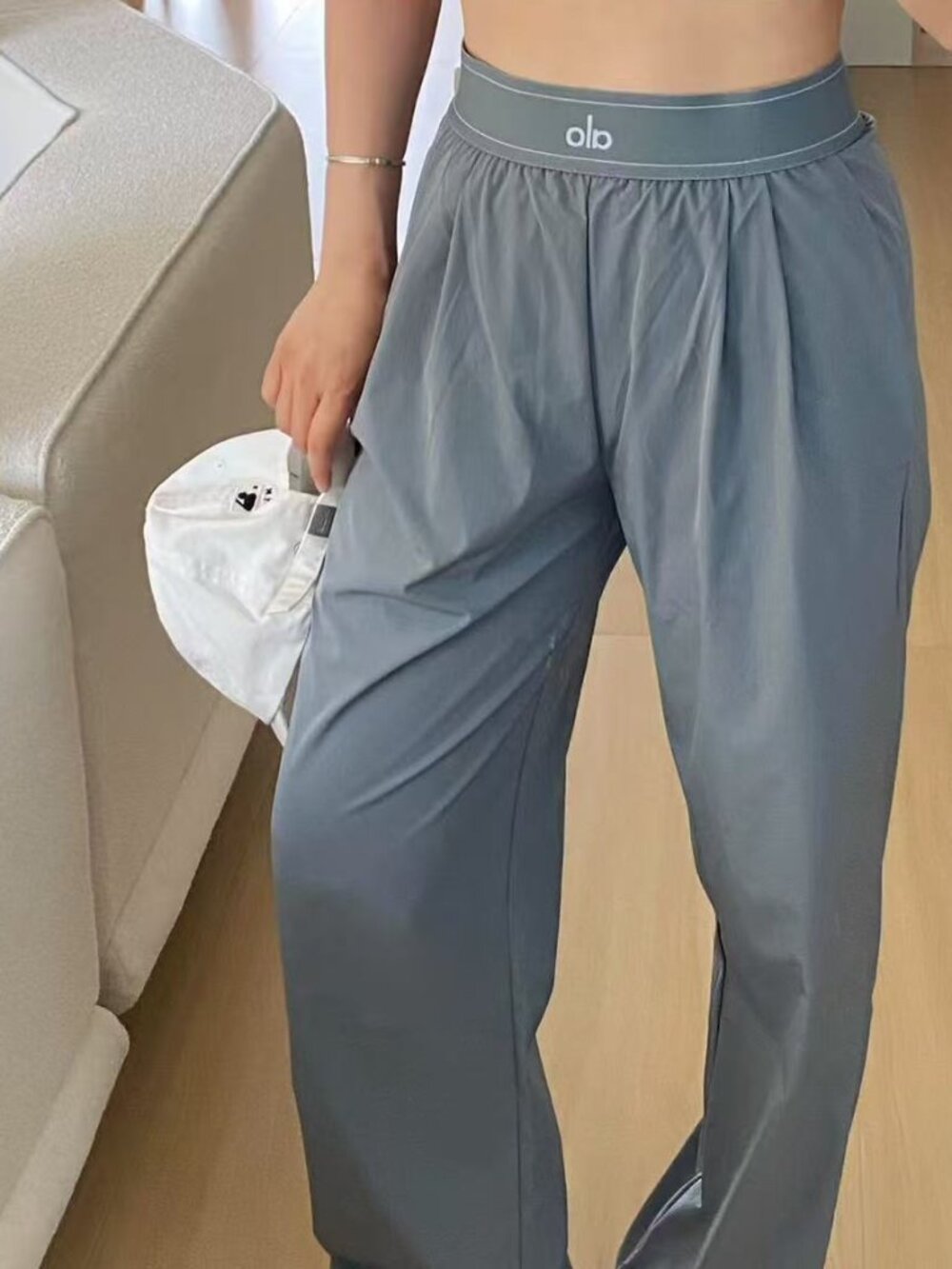 New Alo Yoga steel gray suit pants, a versatile style 🖤🧊30 inches in length - Picture 3 of 8
